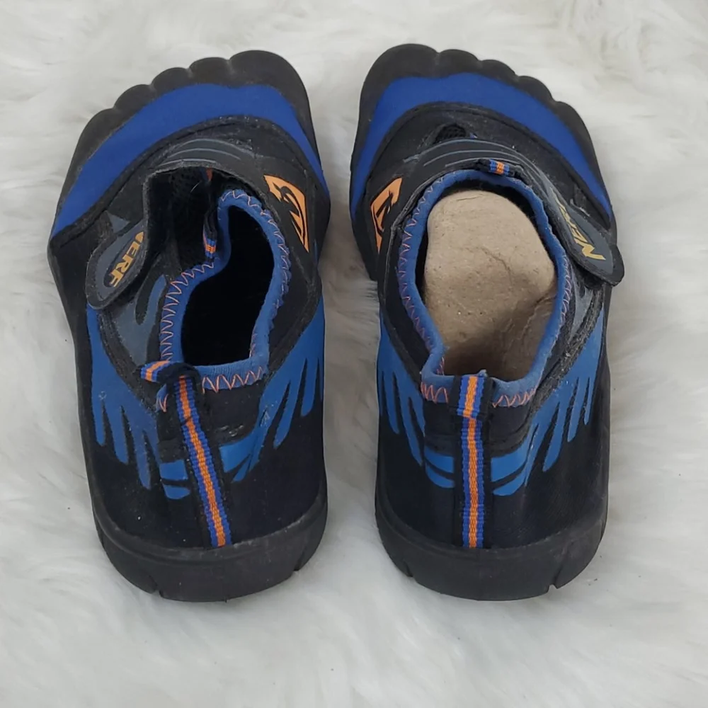 Nerf boys kids beach water shoes size 4/5